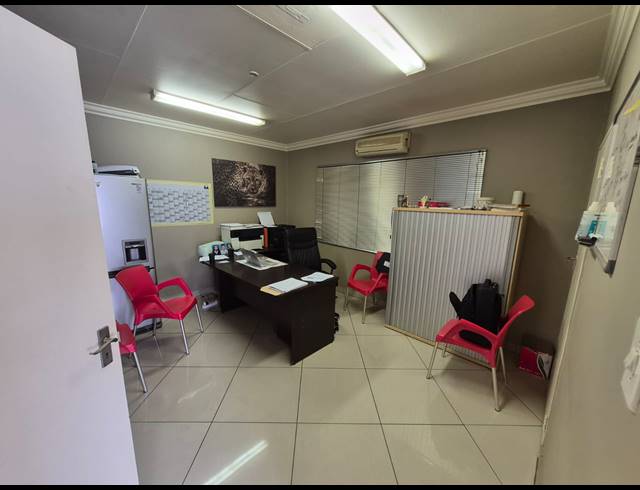 220M² OFFICE TO LET IN ALBERTON NORTH